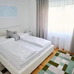 Villa R