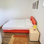 Villa R